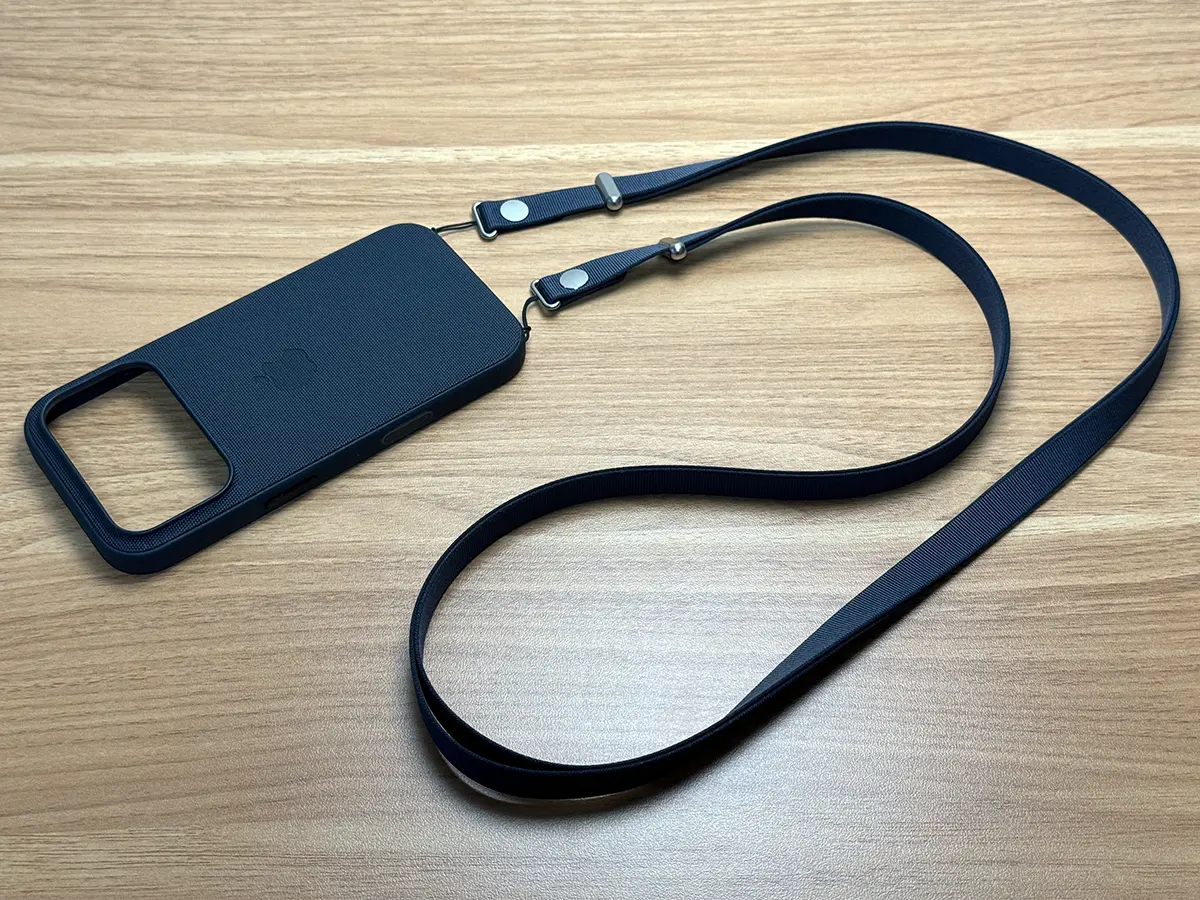 レビュー】Apple クロスボディストラップ：iPhoneケースと組み合わせて