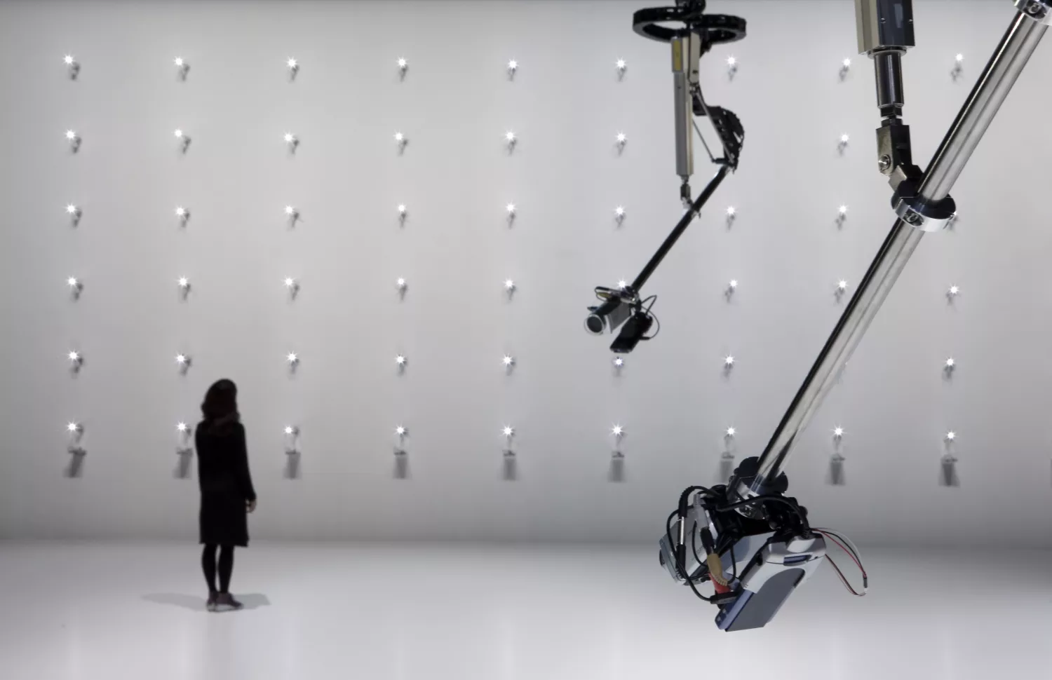 三上 晴子 — AWARE-日本