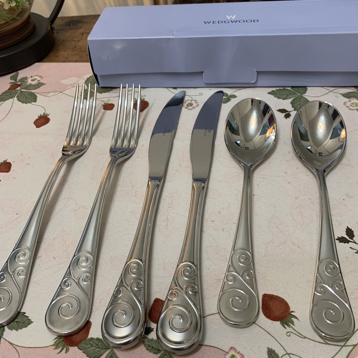 ウェッジウッド スワル カトラリー ディナーナイフ フォーク スプーン