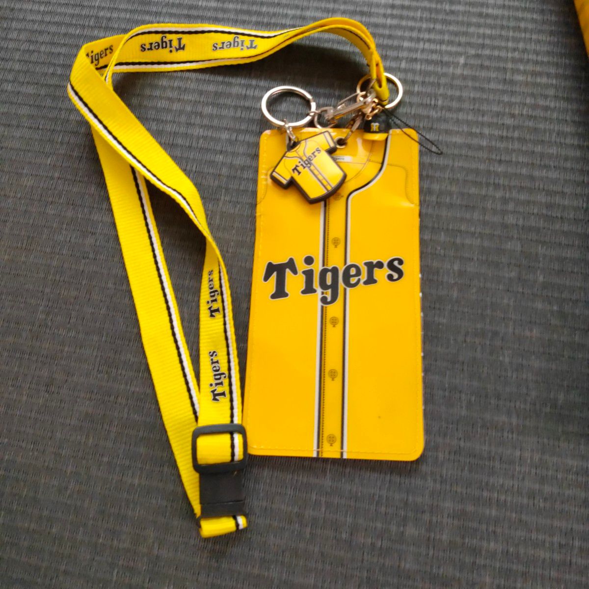 阪神タイガース チケットホルダー パスケース｜Yahoo!フリマ（旧PayPay