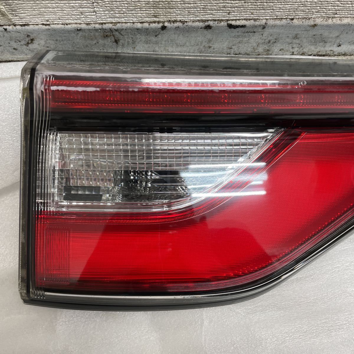 50系 エスティマ アエラス 後期 4型 純正LEDテールランプ 左側 内側