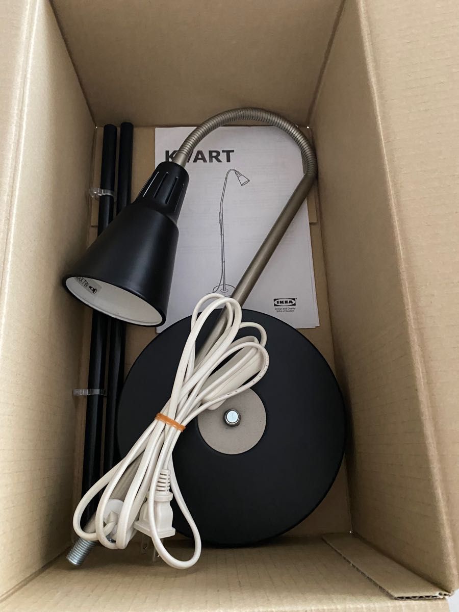 イケア KVART フロア/読書ランプ ワークランプ ブラック LED電球付き