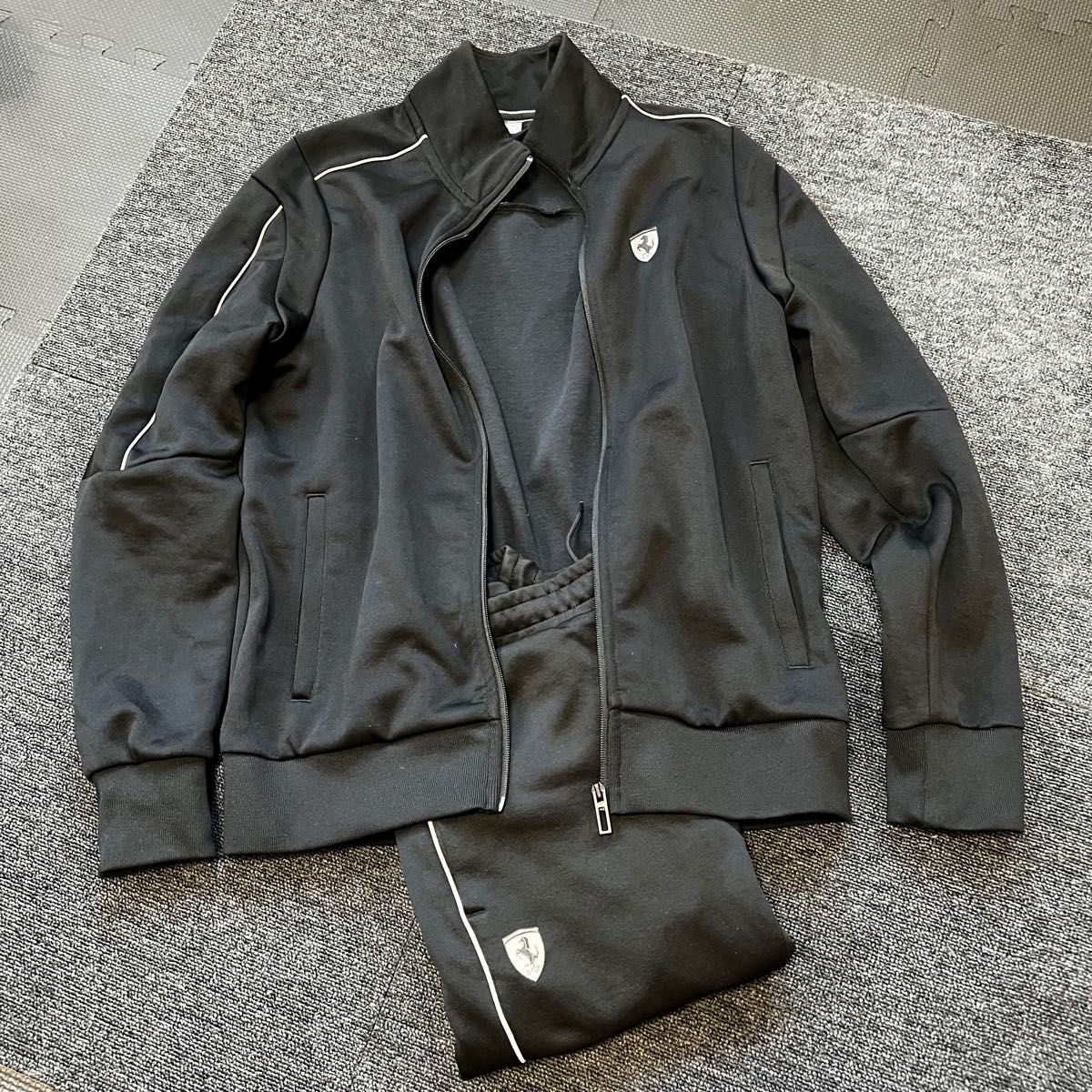 プーマ フェラーリ PUMAxFerrari セットアップ 黒 Sサイズ ジャージ