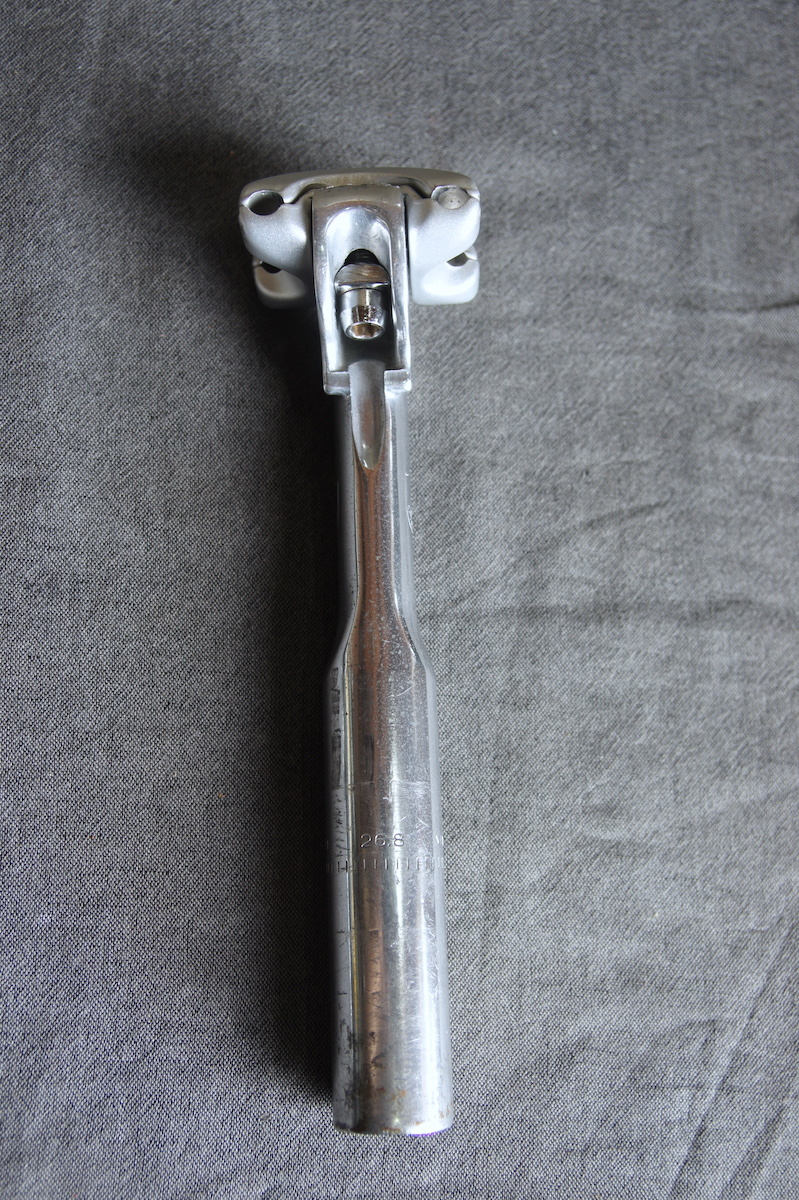 送料込 80s Campagnolo Victory シートポスト 26 8mm エアロデザイン