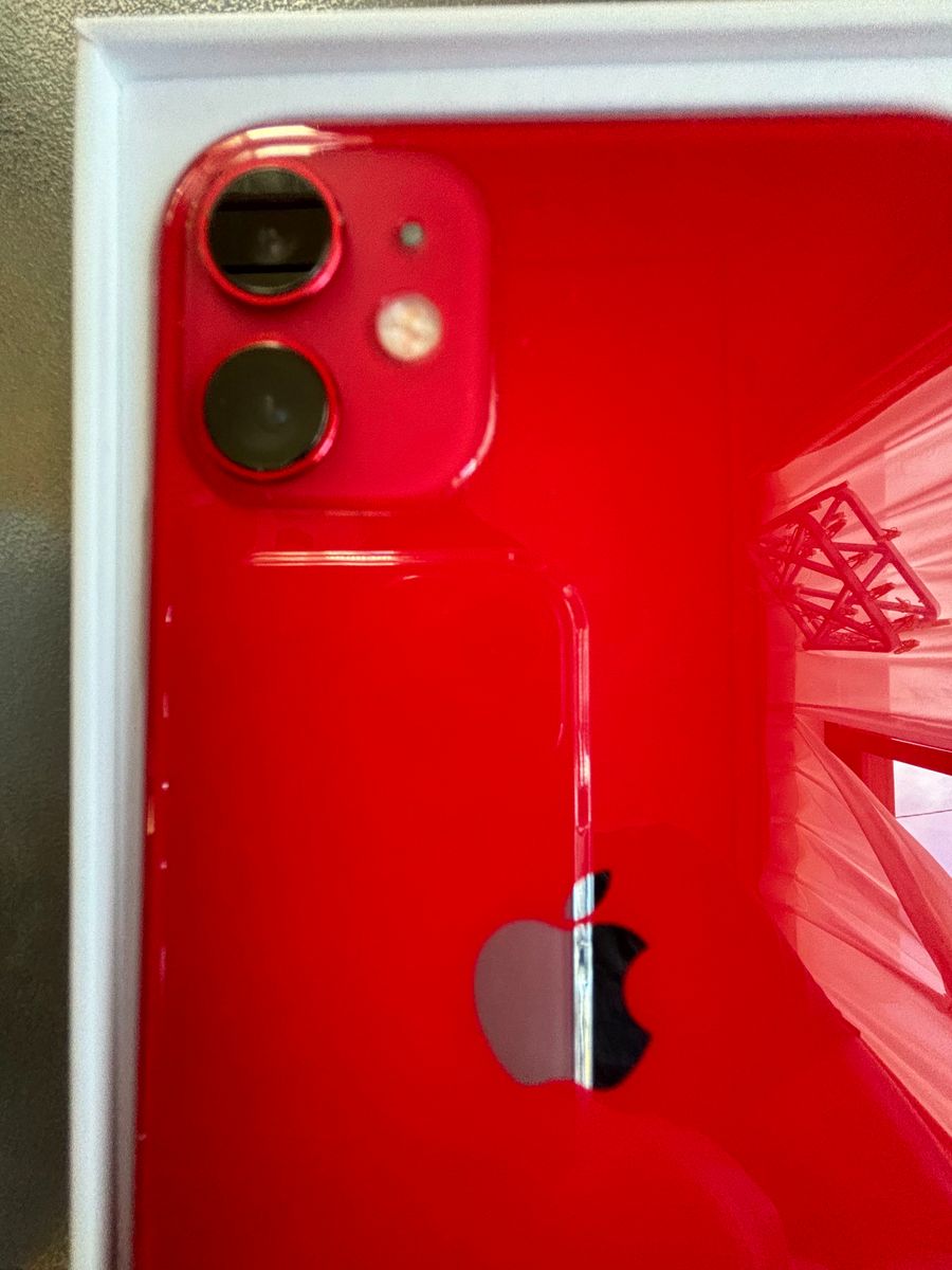 美品】iPhone 11 RED 64 GB SIMロック解除済み 付属品新品未使用 iFace