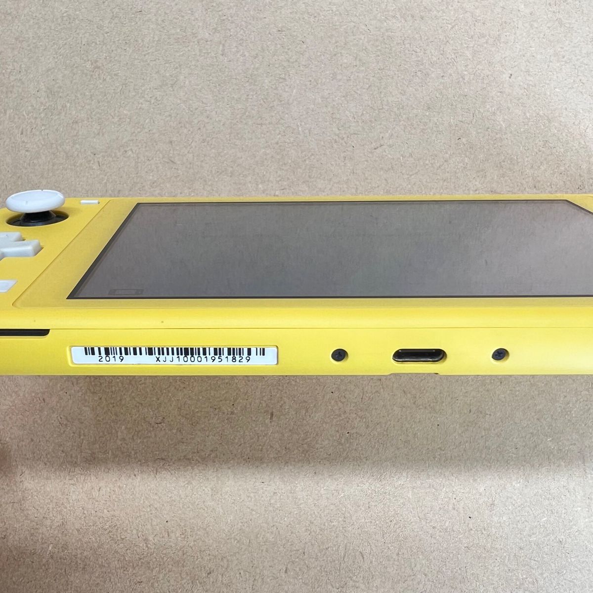 Switch》スイッチライト イエロー 2019年製造《スティック新品