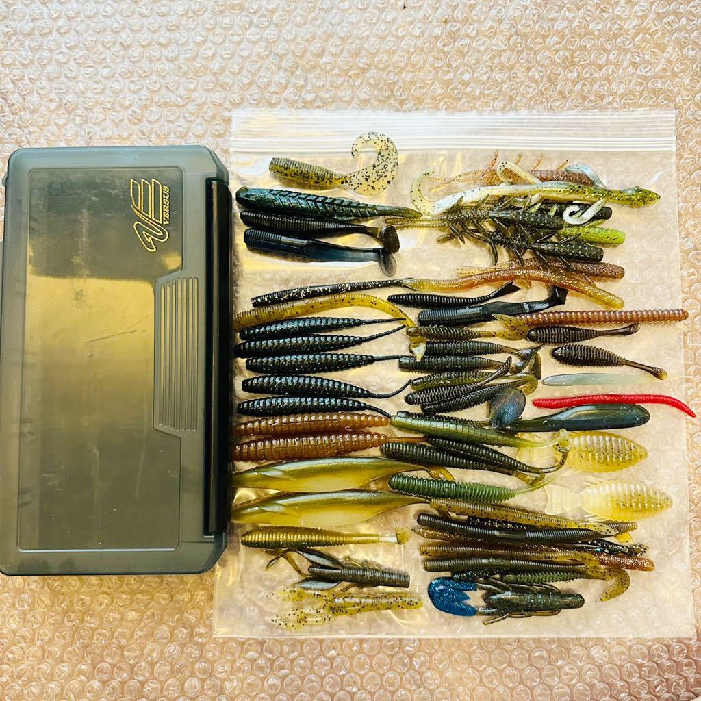 送料無料『バス釣り 人気ブランドワーム 約60本セット ケース付き ②