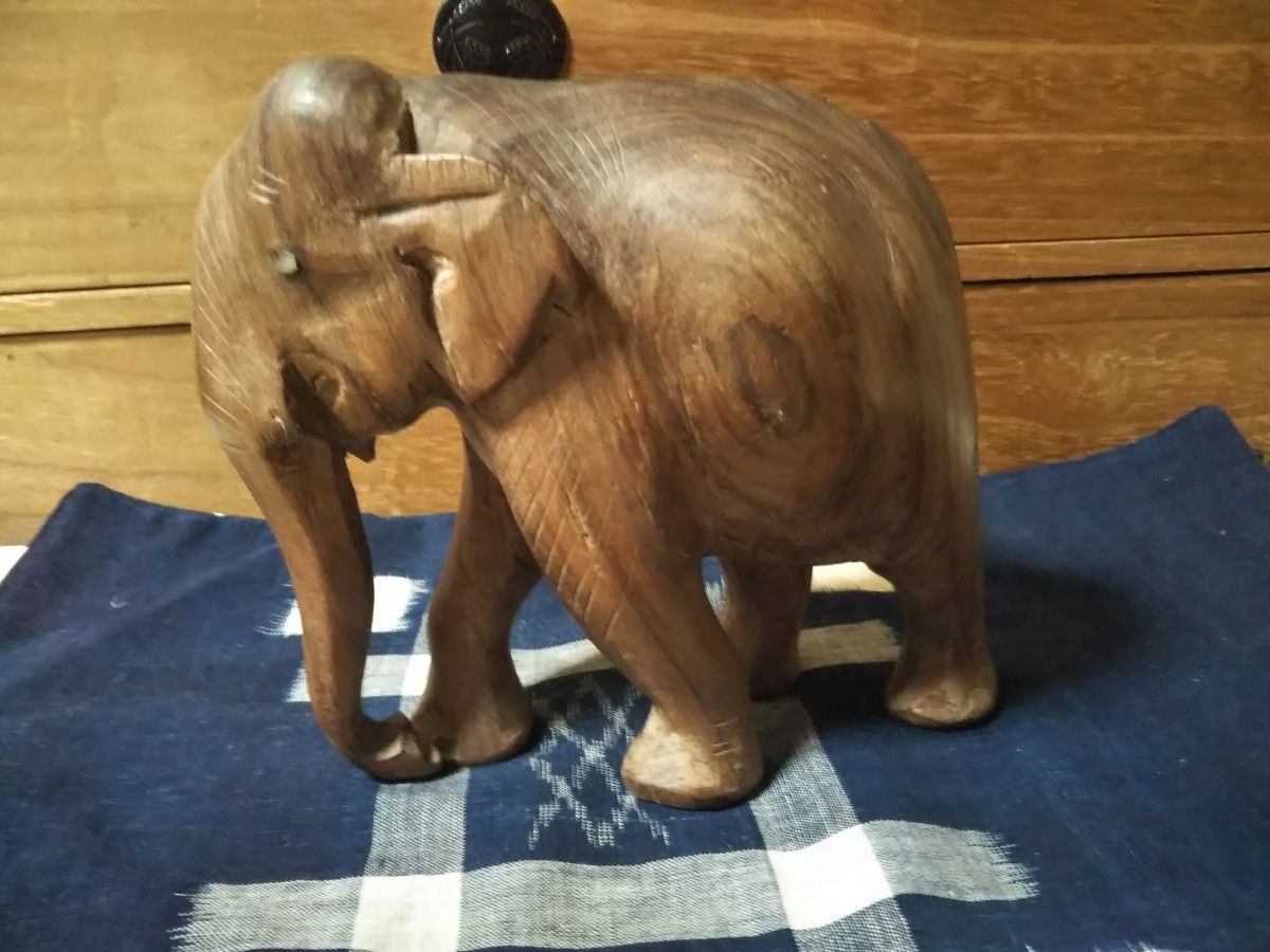 昭和レトロ象の 置物 木彫りオブジェインテリア風水｜Yahoo!フリマ（旧