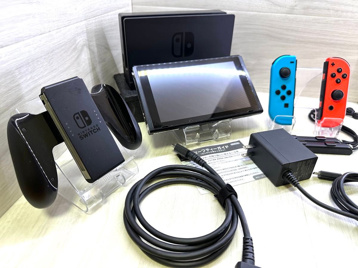 内容品完備ですぐに遊べる新型Nintendo Switch本体一式｜Yahoo!フリマ