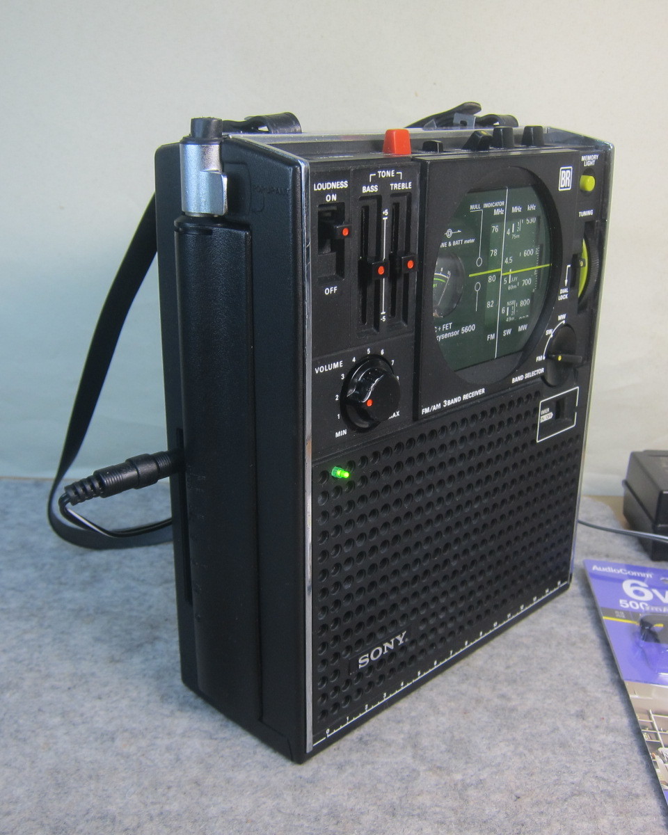 SONY ソニー スカイセンサー ICF-5600 FM/SW/MW3バンドラジオ ワイドFM
