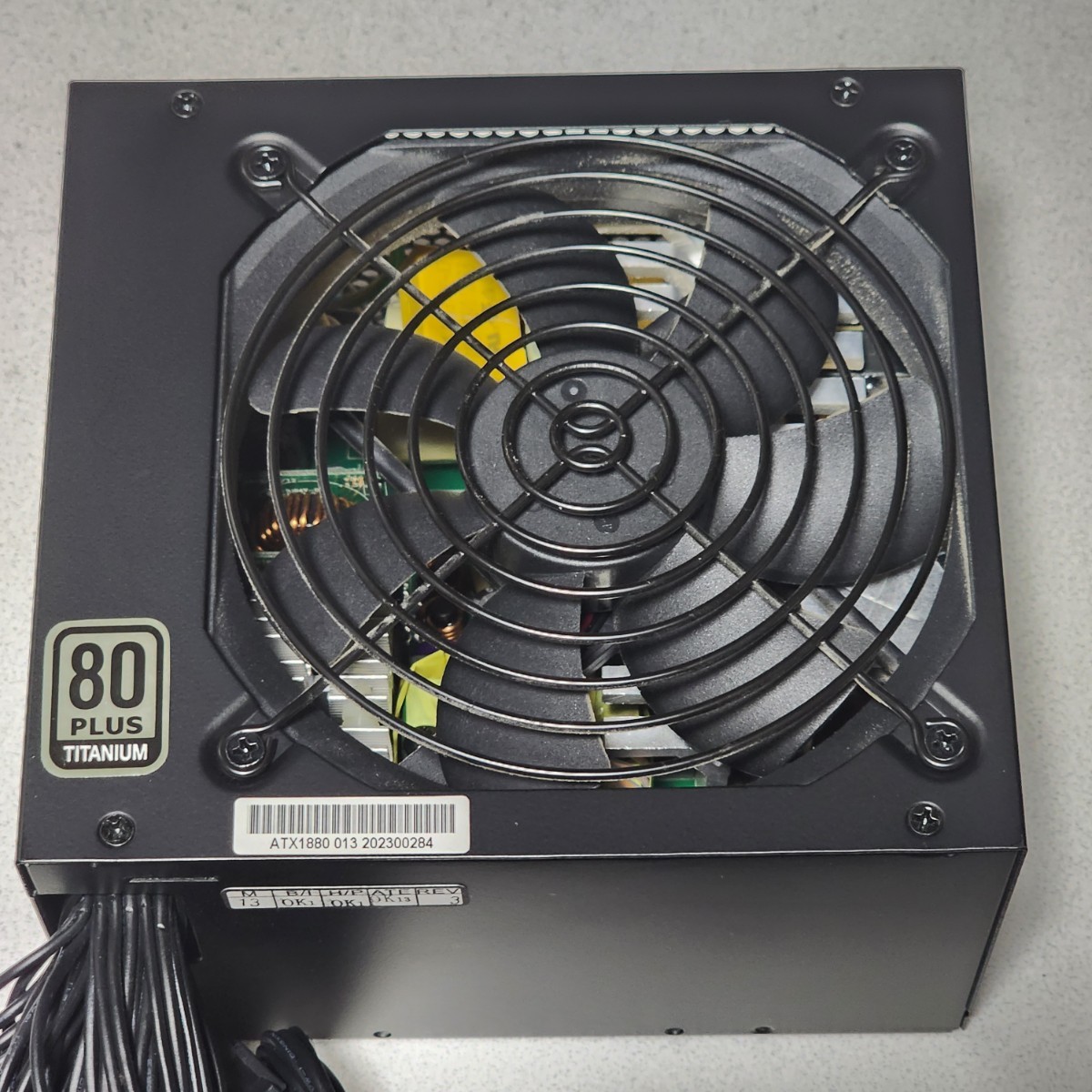 Enhance ATX-1880GA1 800W 80PLUS TITANIUM認証 ATX電源ユニット 動作