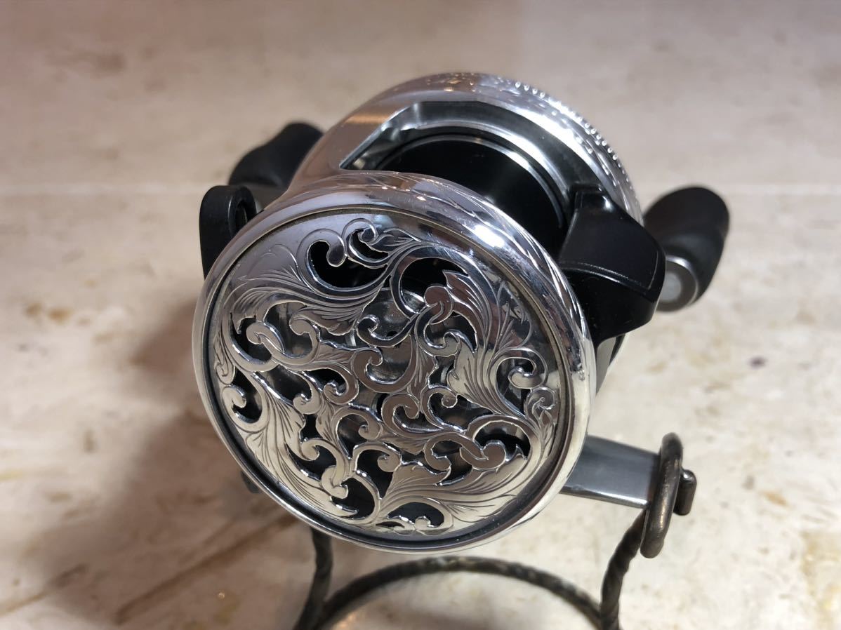 シマノ 12 カルカッタ100 透し彫り 右巻 カスタム SHIMANO 彫金