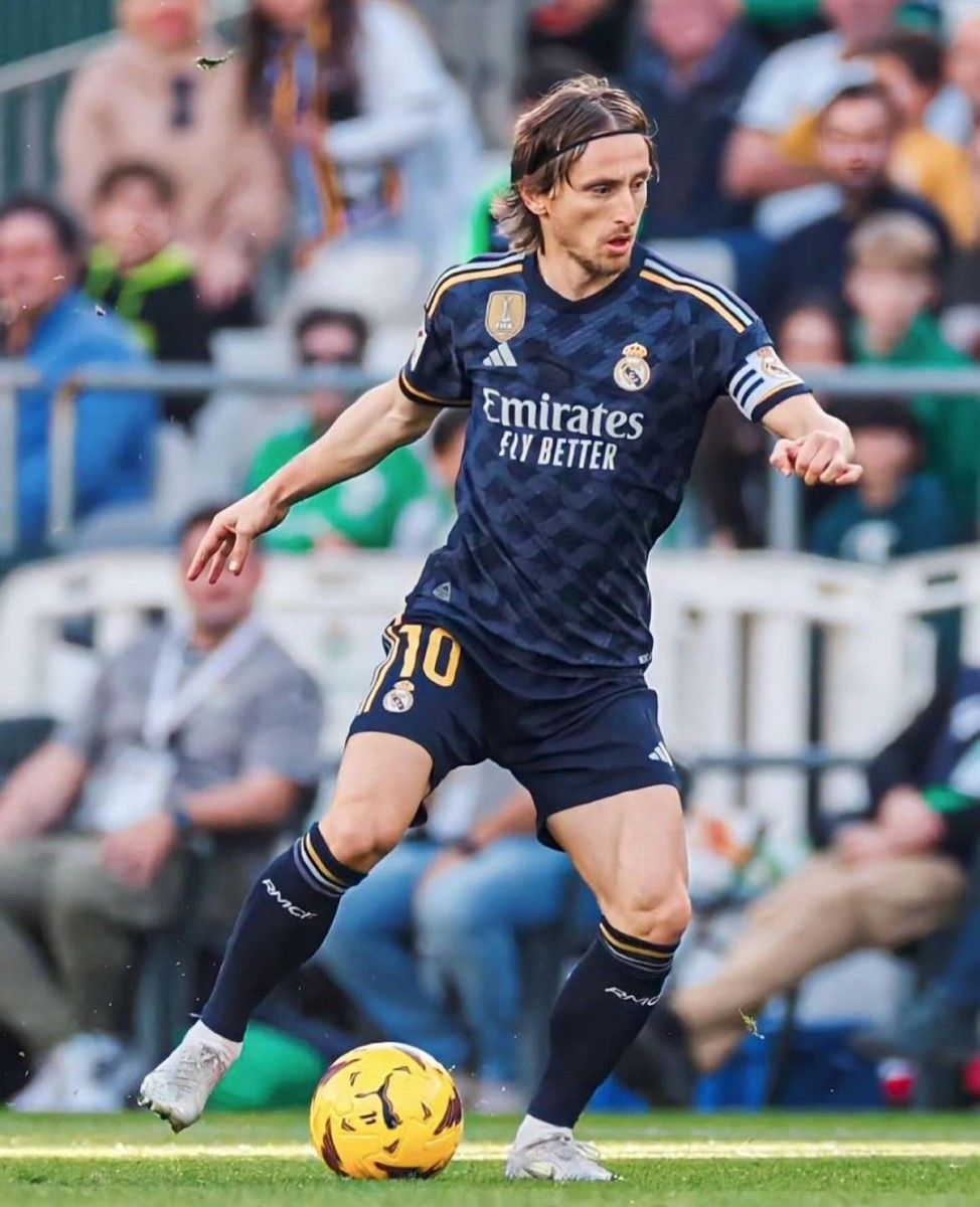 モドリッチユニフォームレアルマドリードアウェイ23/24長袖｜Yahoo