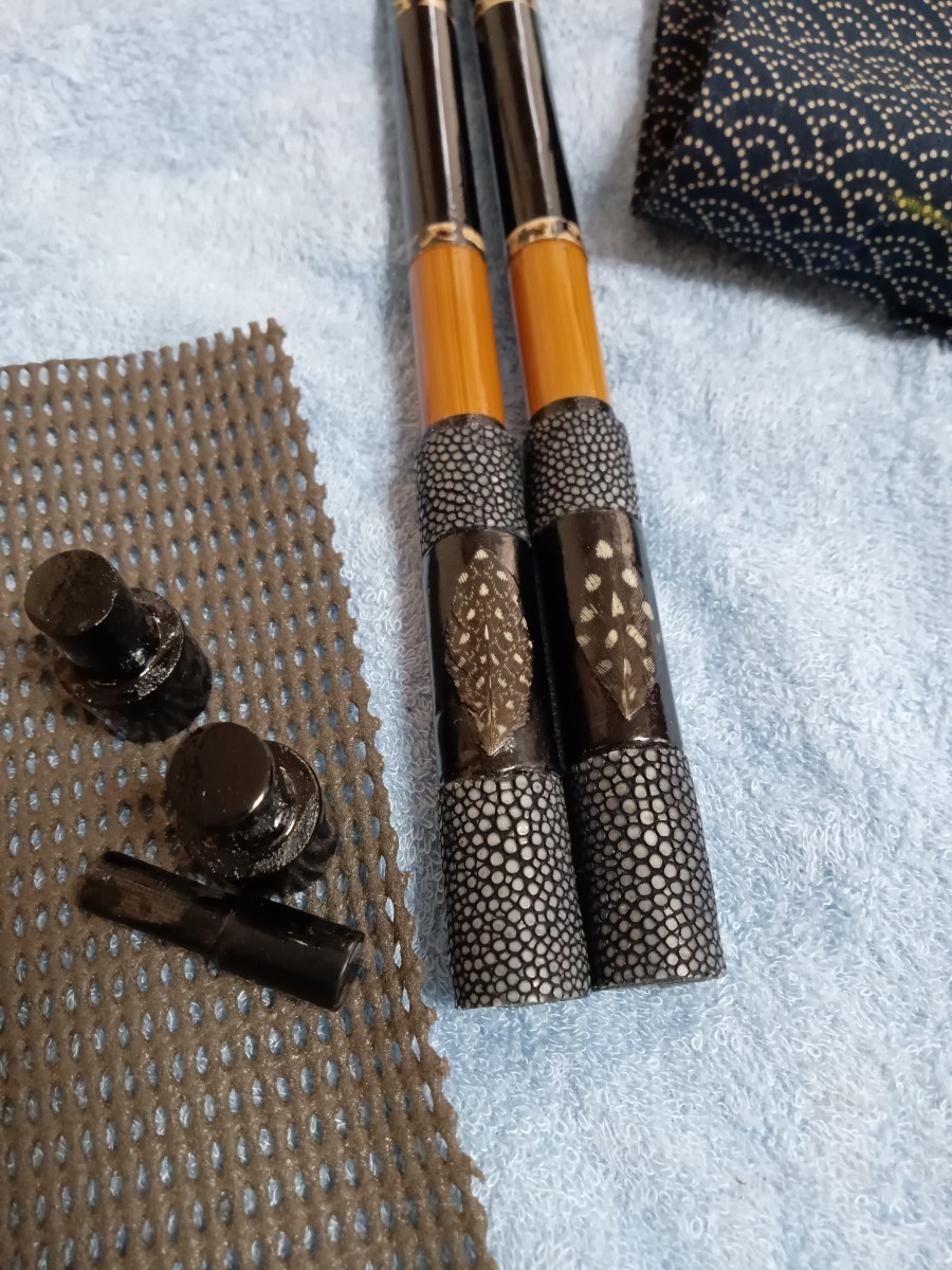 カーボン総塗り竿掛け二本物笛巻カスタム竿掛 へら竿 へら鮒 ヘラブナ