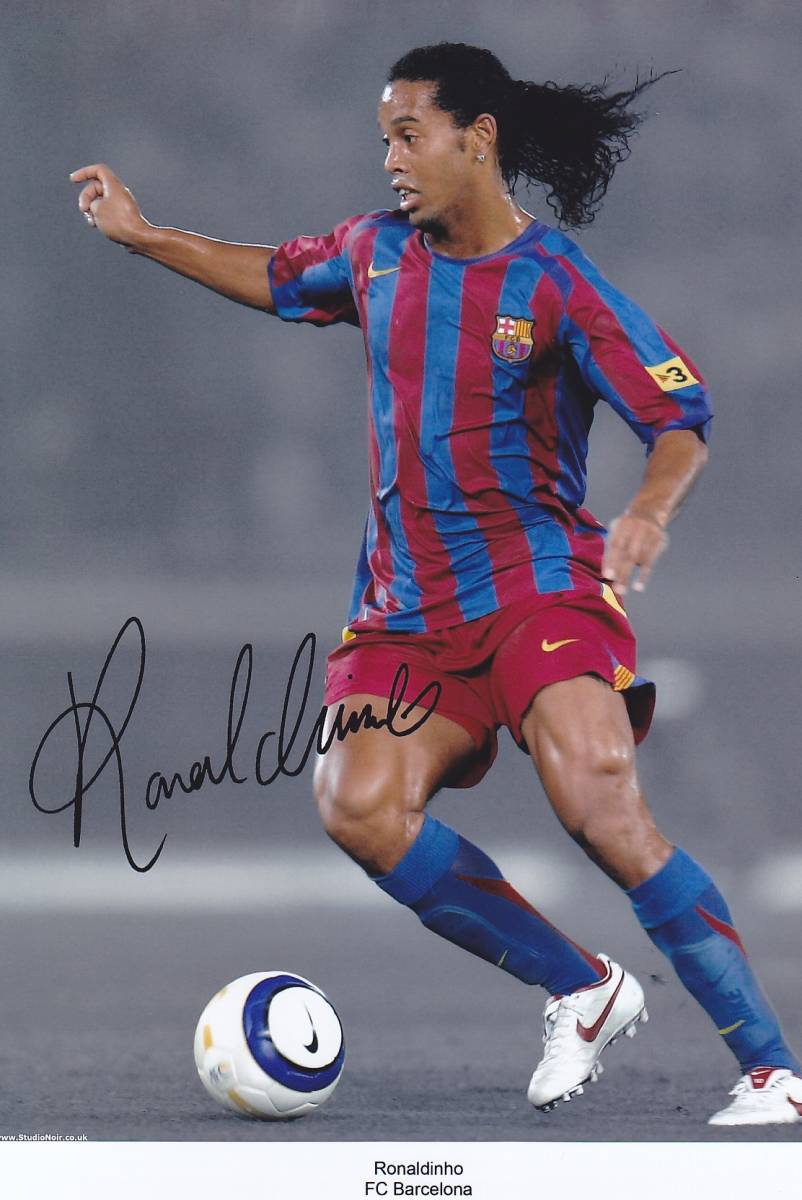 Yahoo!オークション - ロナウジーニョ サイン入りフォト 30x20cm