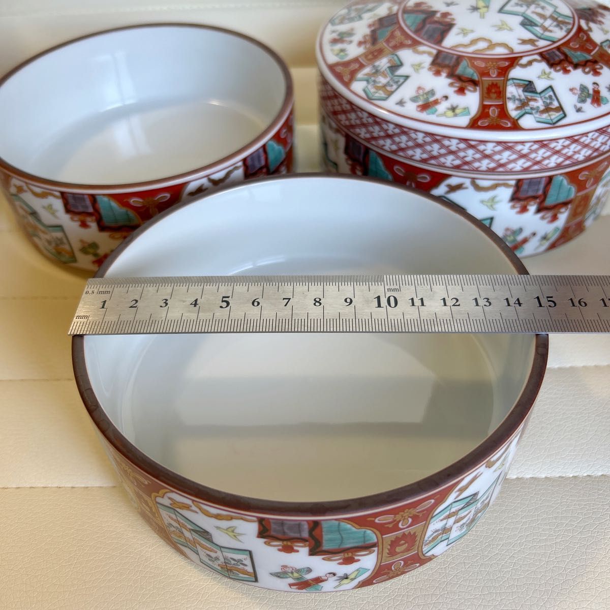 三洋陶器 龍峰窯 古伊万里羽子板 三段重 蓋付き重ね鉢 金彩 赤絵 色絵