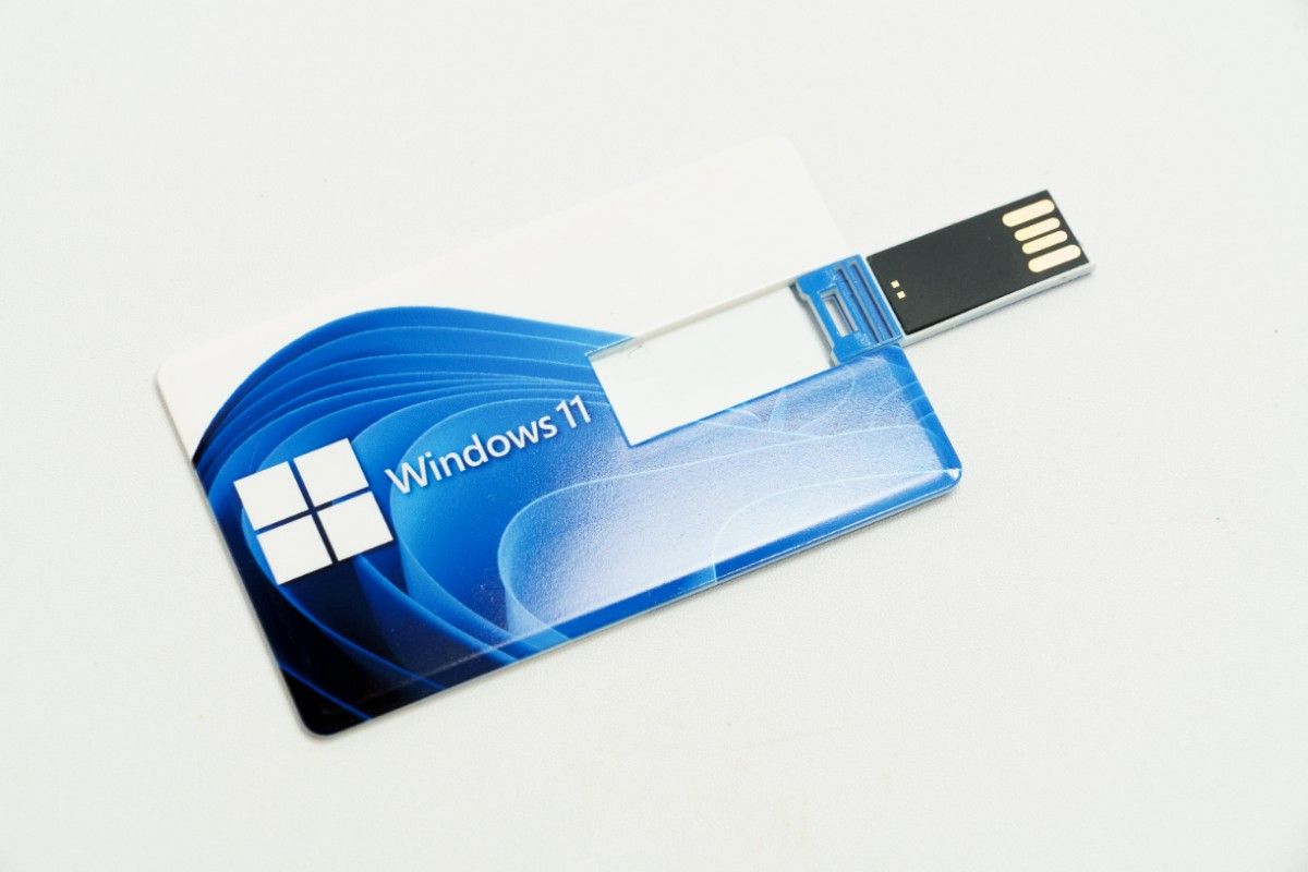 正規品 Microsoft windows 11 Home 32/x64 bit OEM 版日本語 USB OS