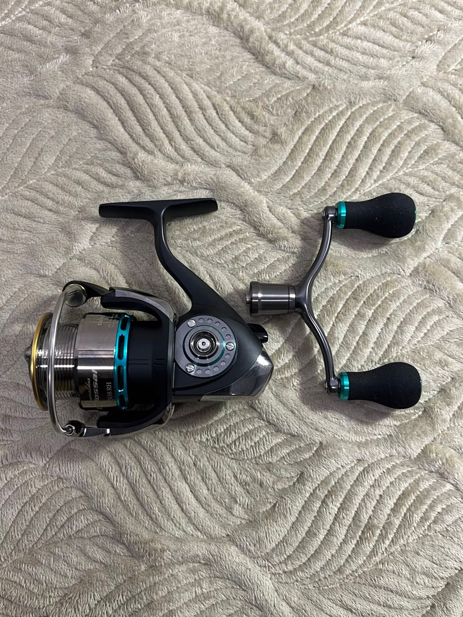 未使用【ダイワ/Daiwa】エメラルダス コロッサル 2508RH-W ダブル
