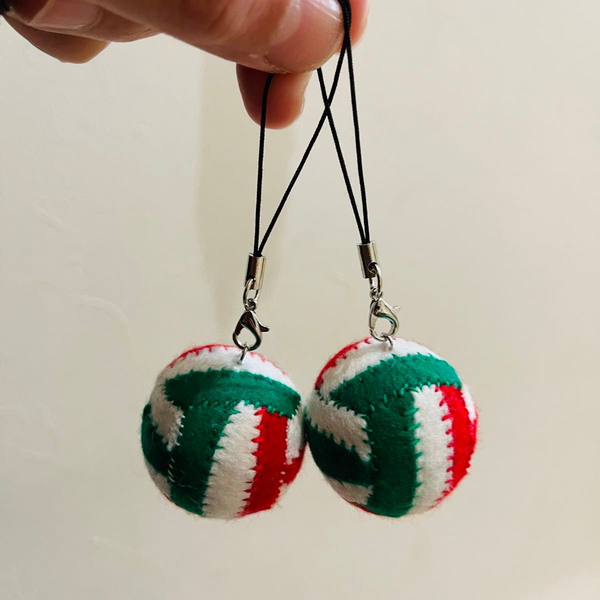 フェルトストラップ バレーボール 2個｜Yahoo!フリマ（旧PayPayフリマ）