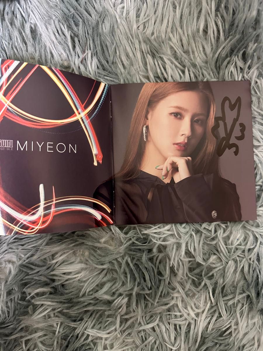 G)I-DLE LATATA 直筆サイン ミヨン ミンニ ソヨン ウギ シュファ