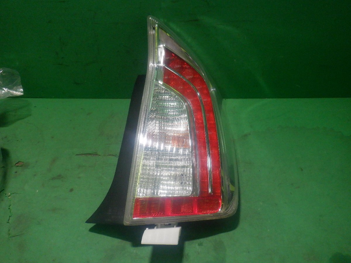 トヨタ プリウス 後期 純正 テールライト左右セットSTANLEY 47-55 送料