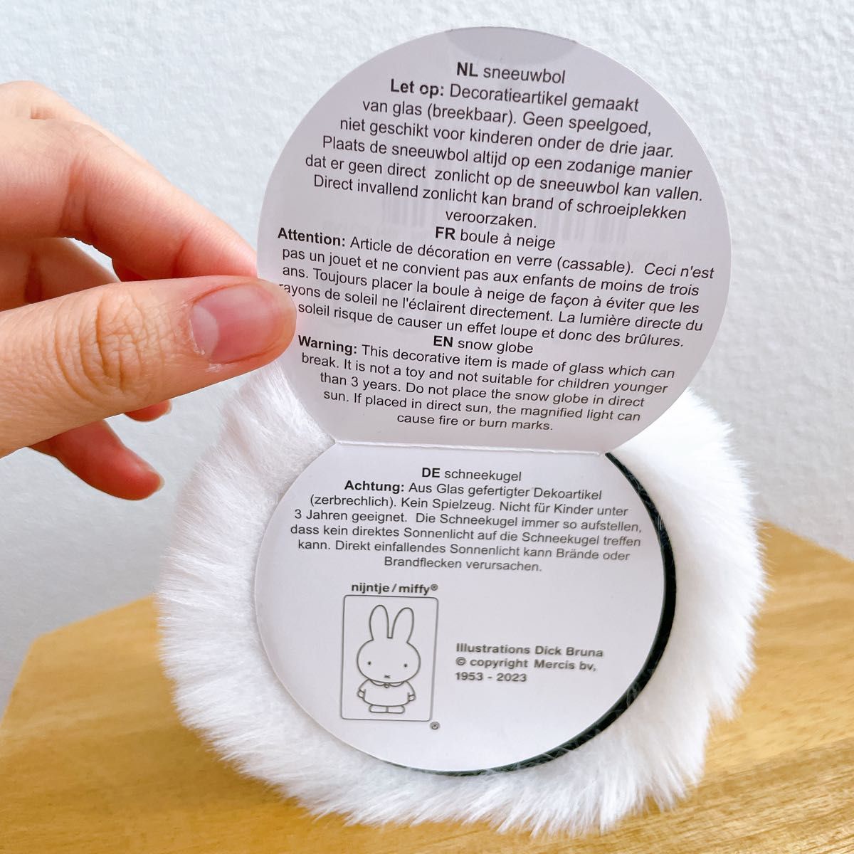 miffy【日本未販売】ミッフィー スノードーム ホワイト＆ゴールド