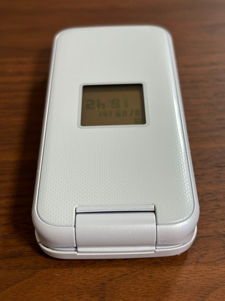 超美品 ドコモ らくらくホン F-01M ホワイト｜Yahoo!フリマ（旧PayPay