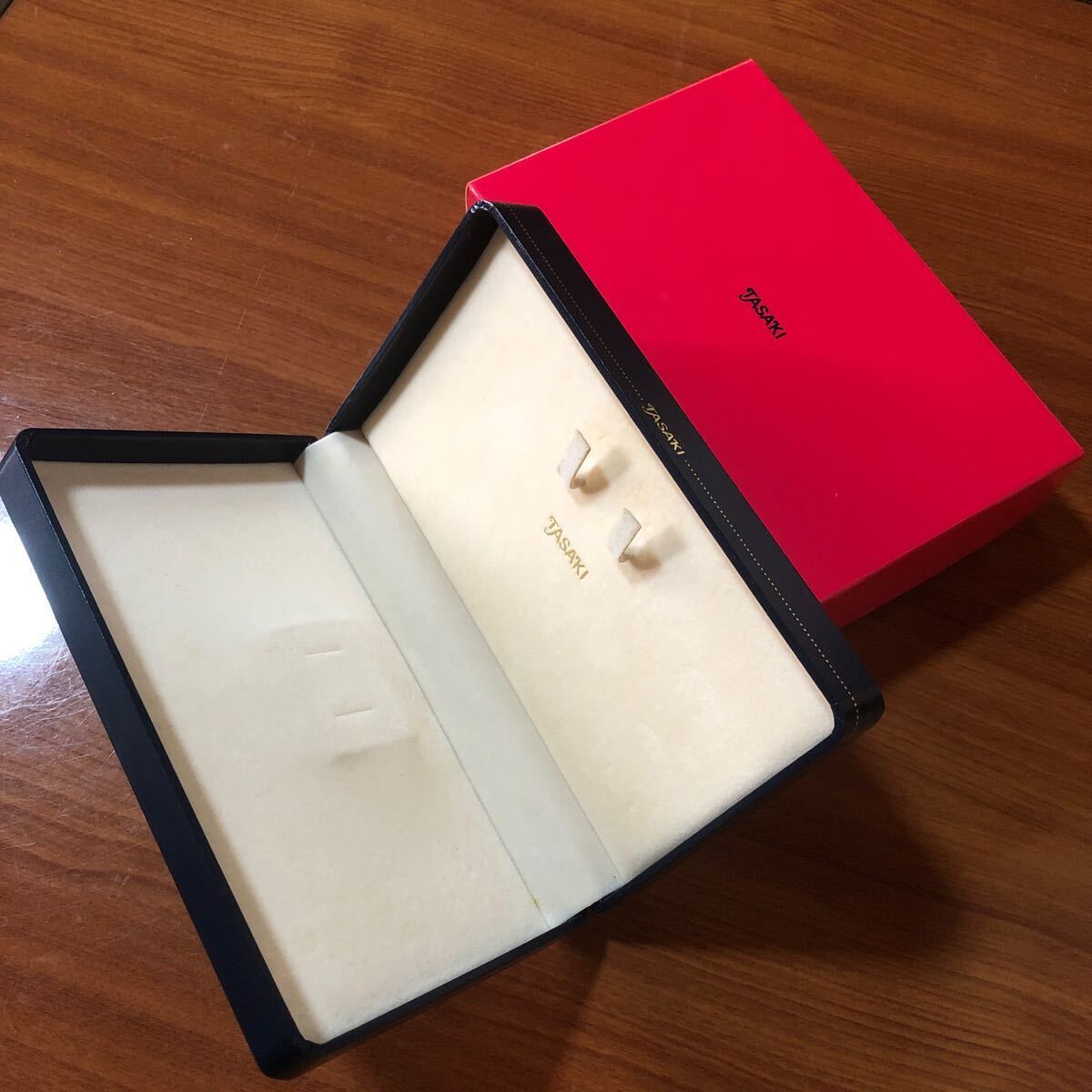 送料無料〉田崎真珠 空き箱 空箱 アクセサリーケース ネックレスケース