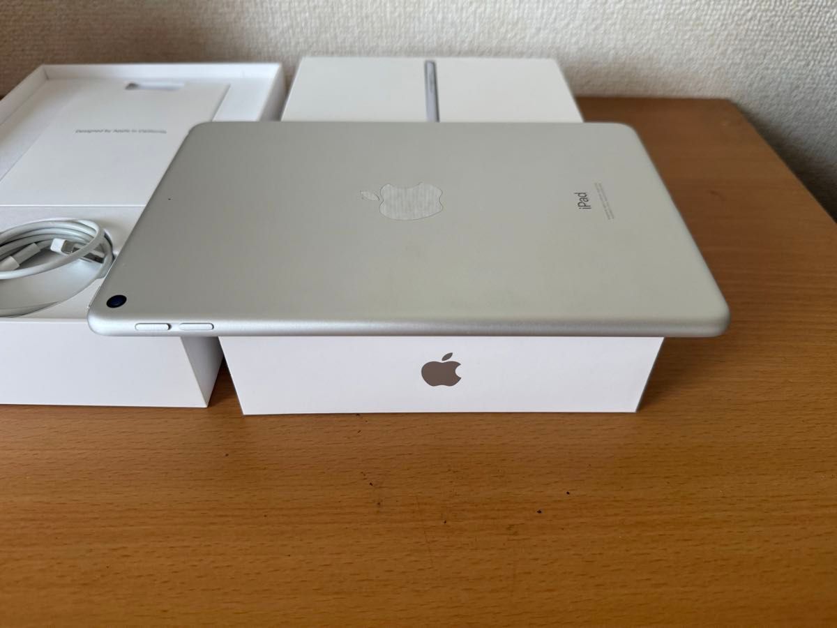 美品 】iPad Mini 第5世代 Wi-Fi 64GB シルバー MUQX2J/A A2133 動作