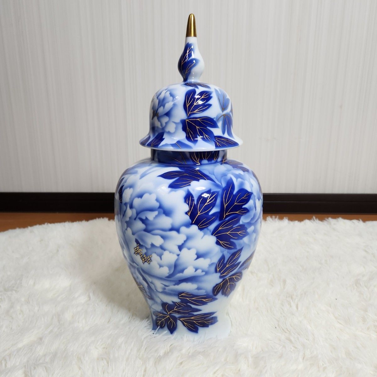 箱付き美品】宮内庁御用達 深川製磁 牡丹 冠付 花瓶 美術有田焼 金彩