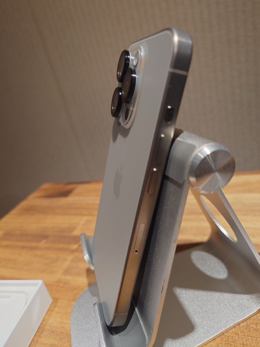 極美品】Apple iPhone 15 Pro ナチュラルチタニウム 128GB バッテリー