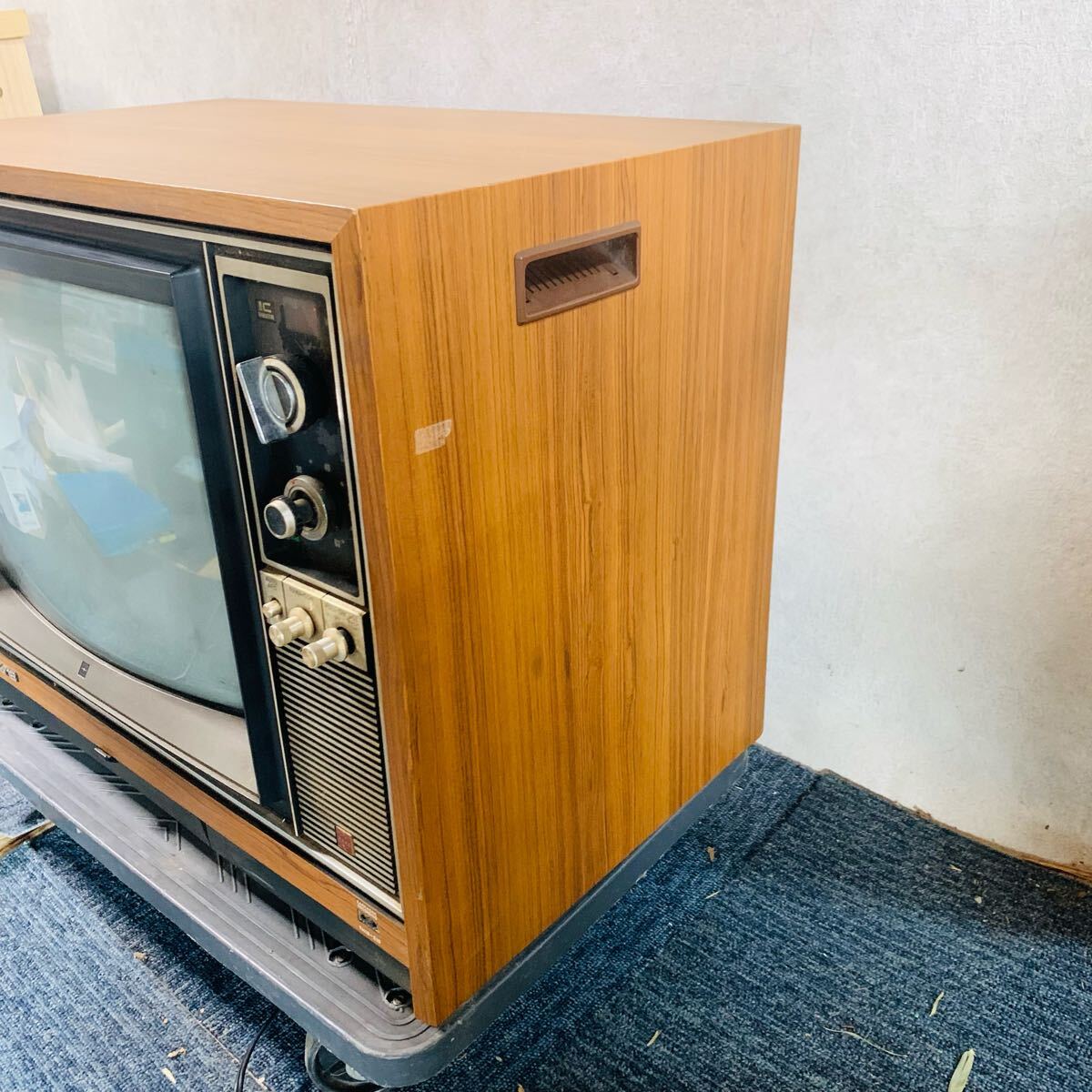 Yahoo!オークション - ナショナルカラーテレビ TH18-E18 昭和レトロ ブ