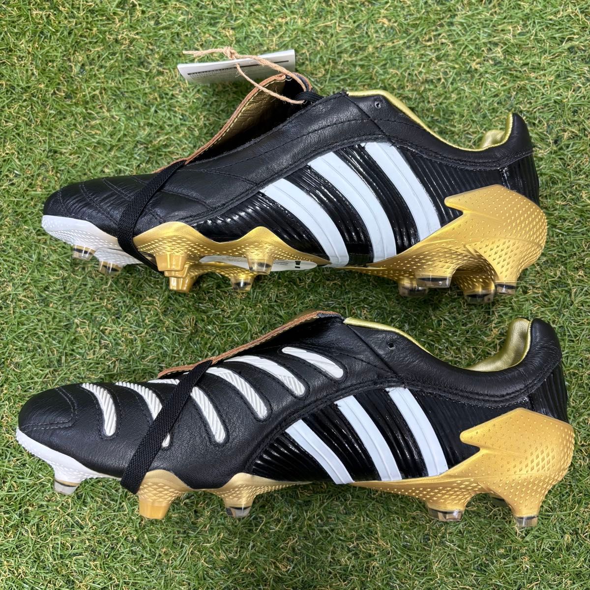 即日発送 超限定希少モデル 新品未使用】adidas プレデターパルス FG