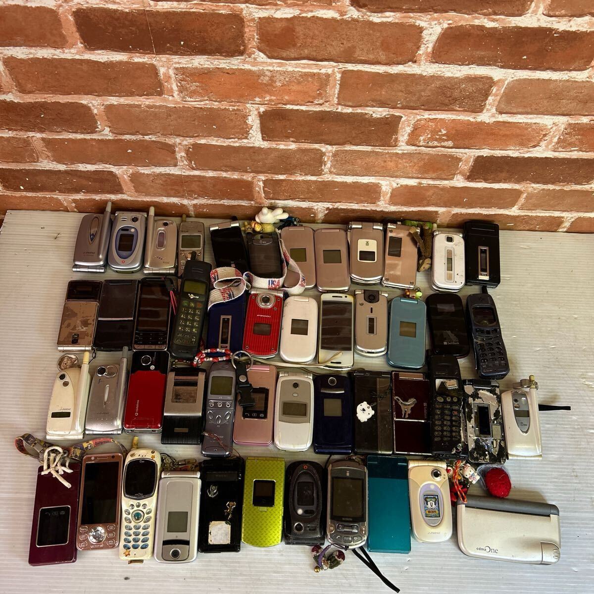 Yahoo!オークション - ガラケー まとめ売り 携帯電話 携帯 48台ジャン