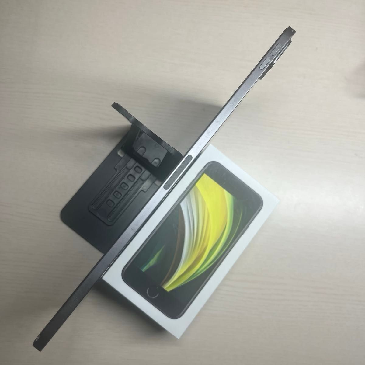 iPad Pro 11インチ 第2世代 128GB Wi-Fi SIMフリー バッテリー最大容量