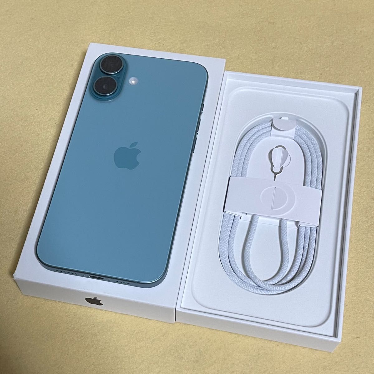 iPhone 16 Plus 256GB ティール バッテリー99%/Apple版SIMフリー 06088