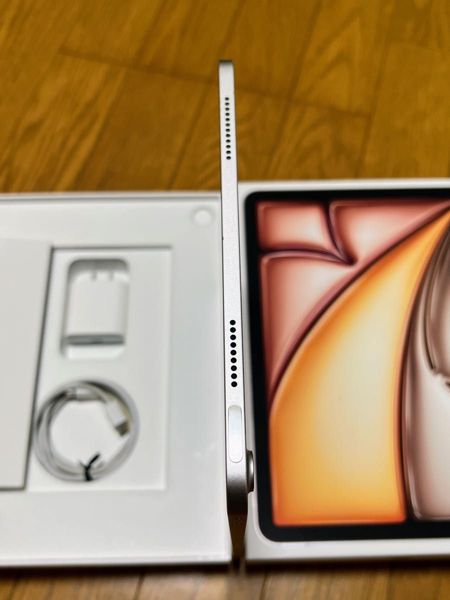 Apple iPad Air6 M2チップ（第6世代）スターライト 128GB Wi-Fiモデル