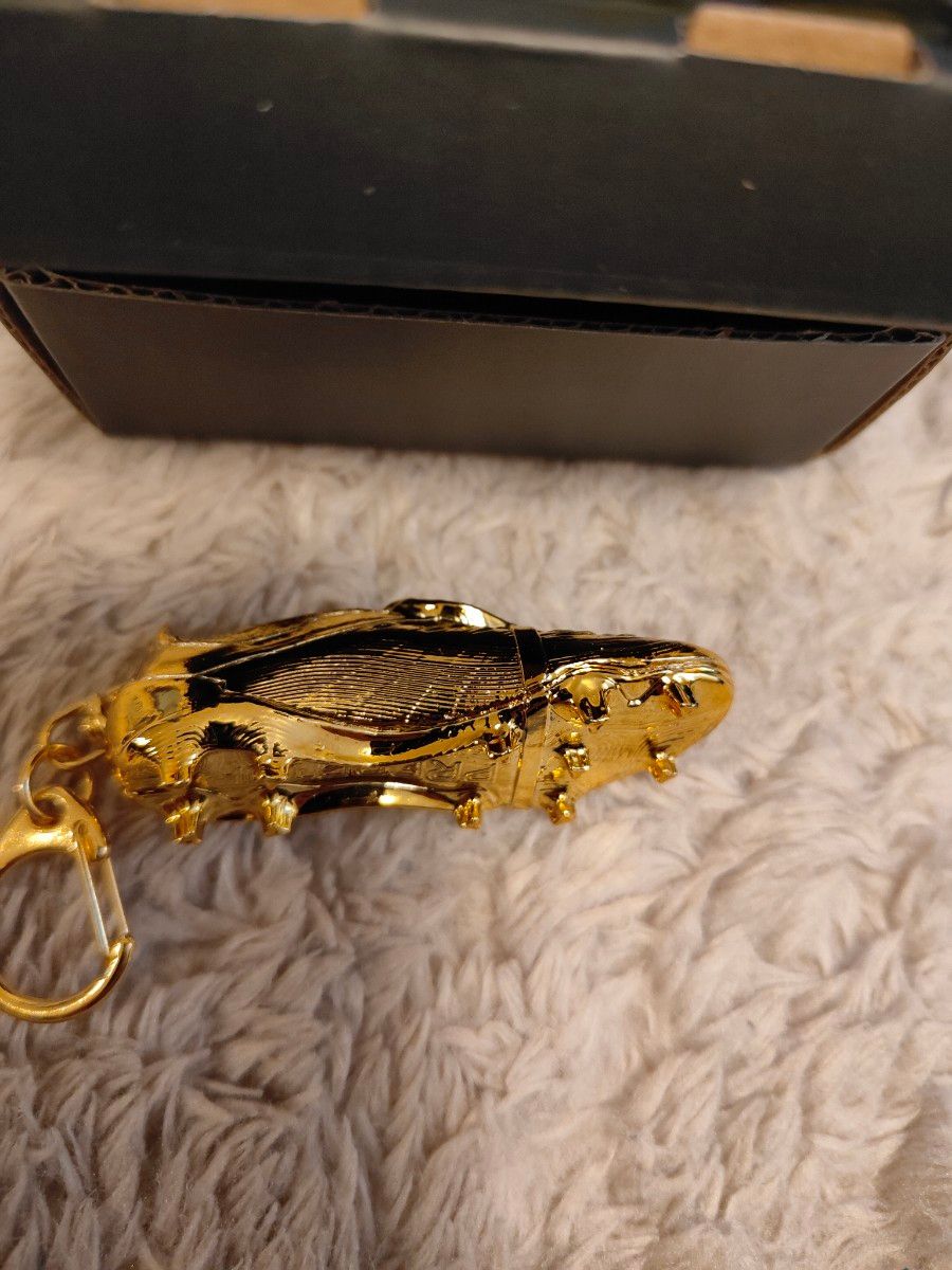 非売品PREDATOR プチデター アディダス サッカースパイク キーホルダー