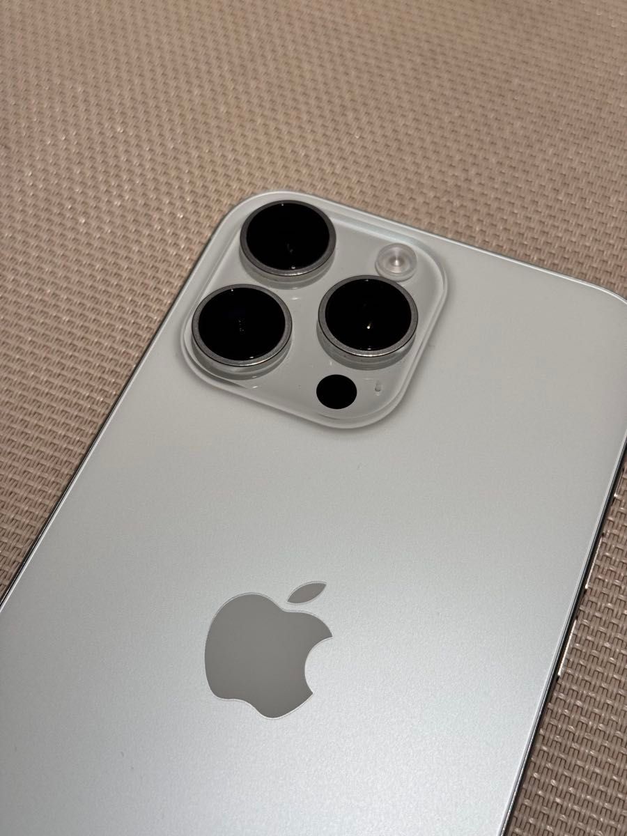 香港版 iPhone 16 Pro Max 256GB ホワイトチタニウム 限定保証付き