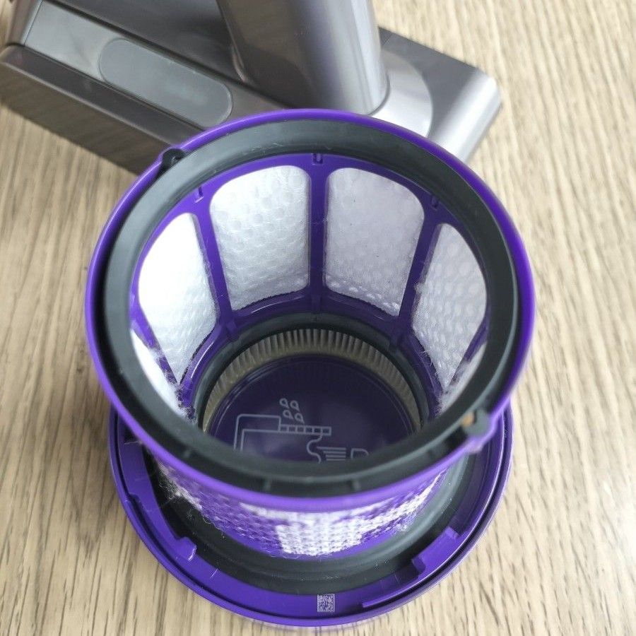 Dyson V10 SV12 ダイソン 掃除機 本体のみ 純正新品バッテリーに交換済