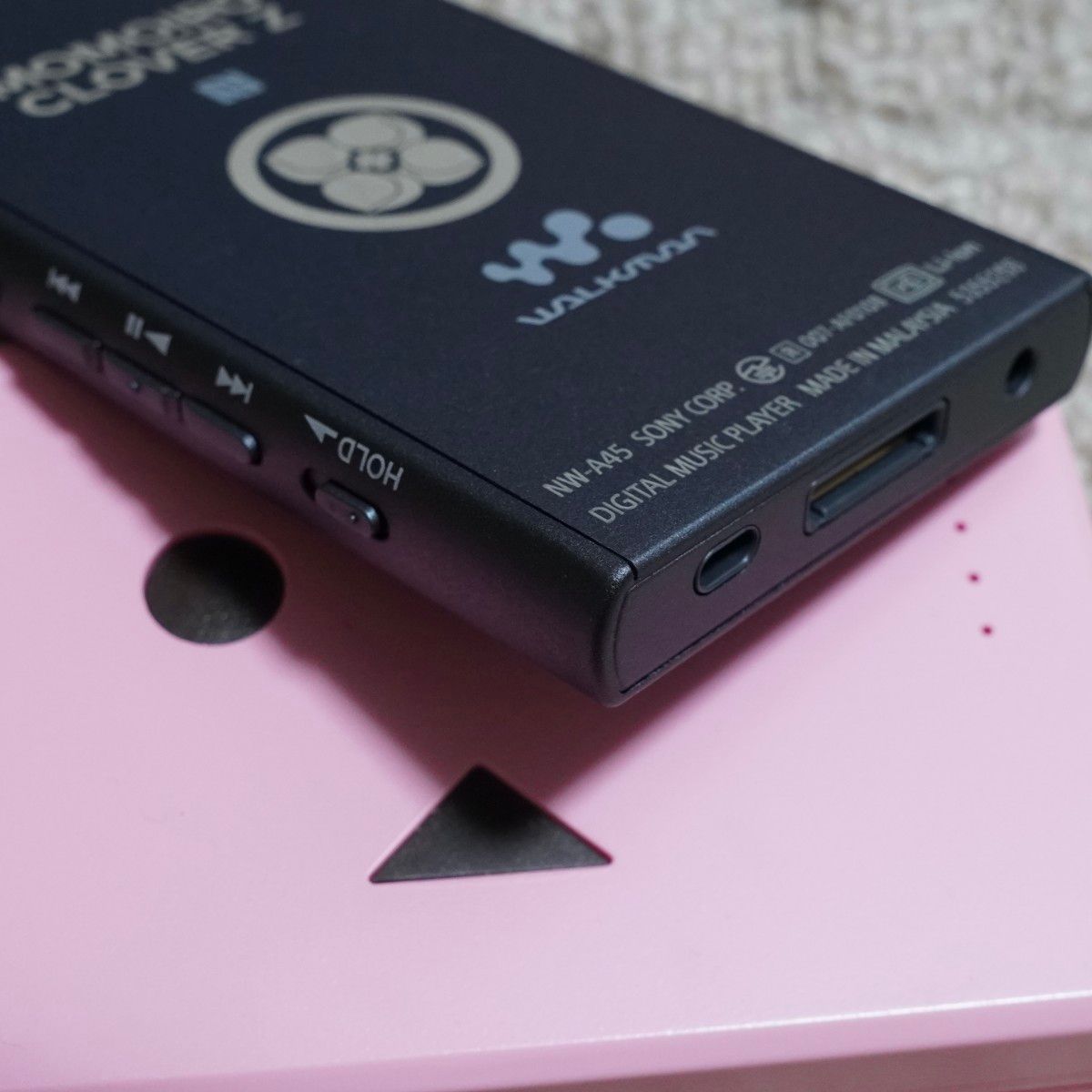 SONY ウォークマン NW-A45 B （グレイッシュブラック）MOMOIRO CLOVER