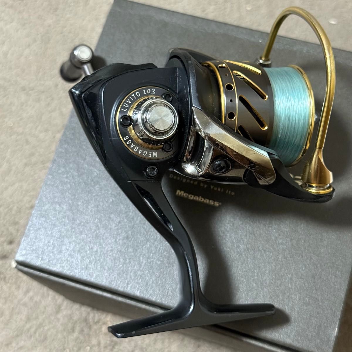 Megabass LUVITO 103 スピニングリール リール メガバス ラビット