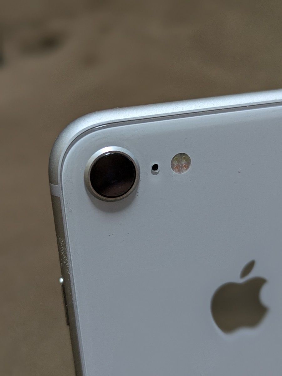 iPhone 8 Silver お*り様 【ジャンク】Apple iPhone 8 シルバー 128GB