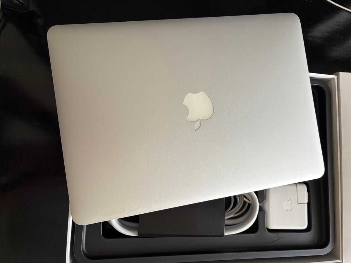 Apple MacBook Air 13インチ シルバー｜Yahoo!フリマ（旧PayPayフリマ）