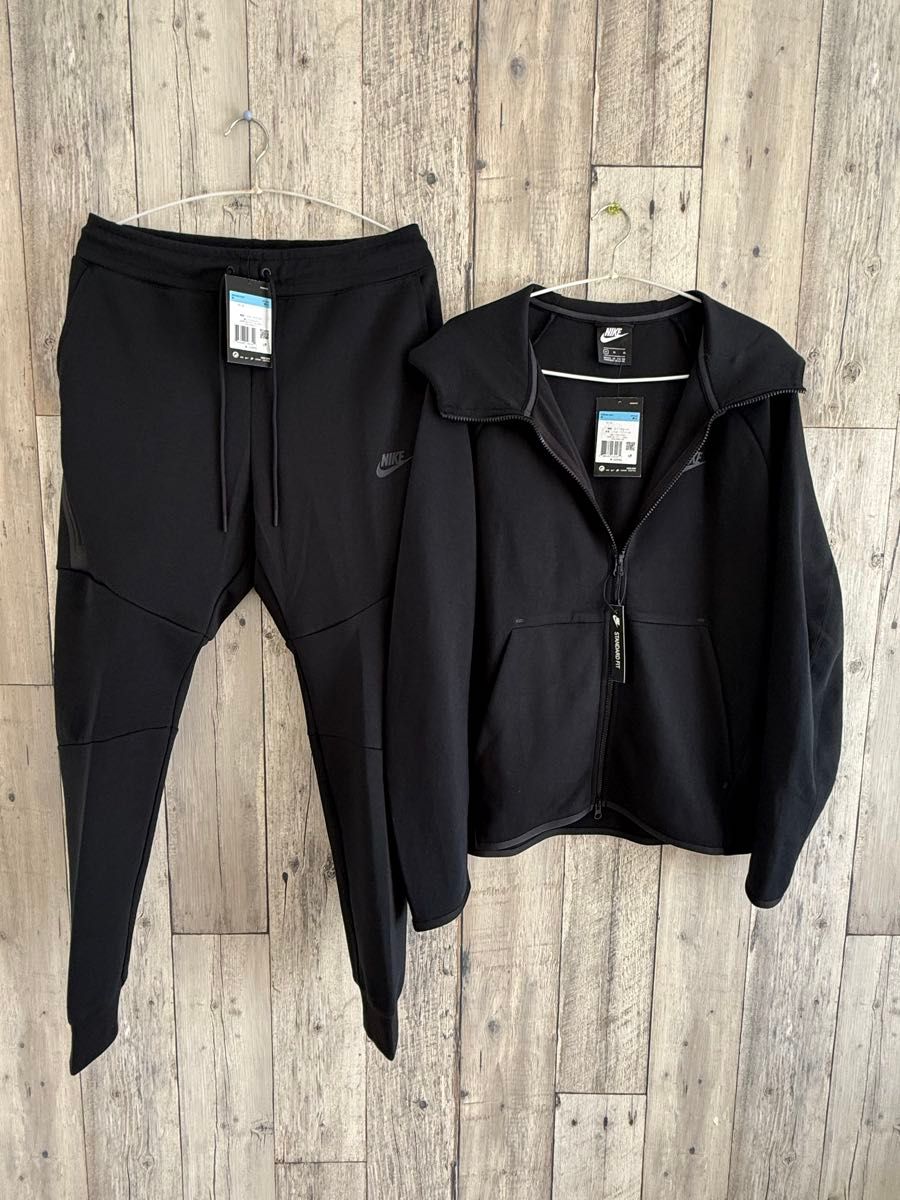 新品未使用 ブラック メンズM テックフリース セットアップ NIKE