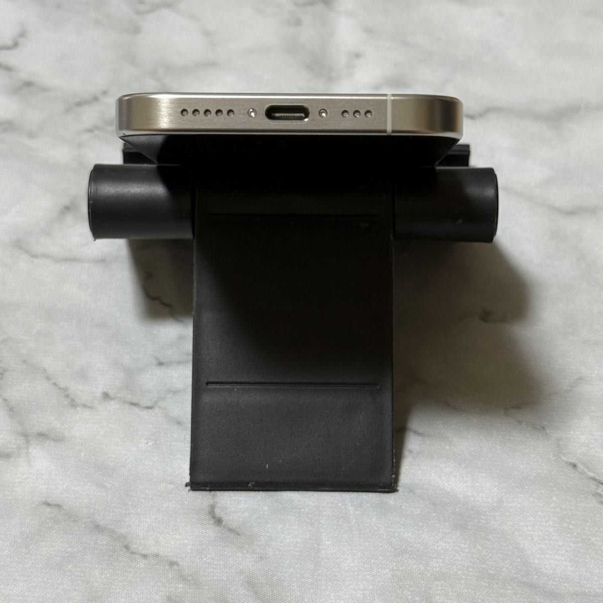 iPhone 15 Pro 256GB ホワイトチタニウム SIMフリー バッテリー87