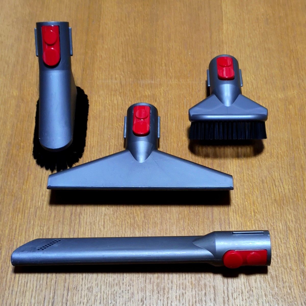 ダイソンV8 SV10K 掃除機＋マキタ18vアダプターセット 分解清掃済み