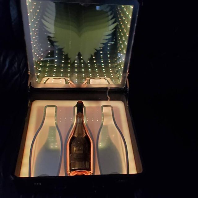 料無料 希少 エンジェル アタッシュ ケース ANGEL シャンパン LED