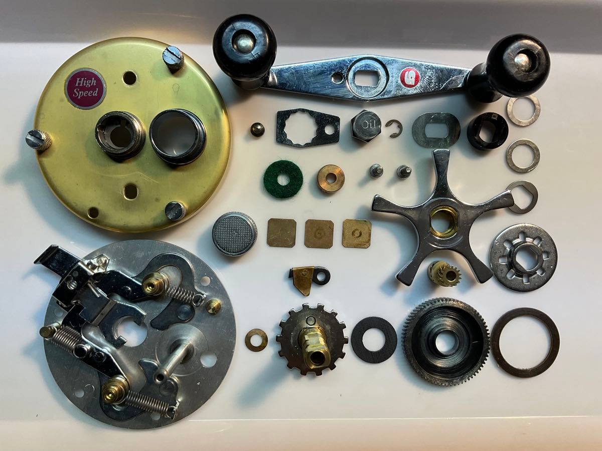 ABU アンバサダー 5500 メンテ済 フレーム修正済 シャンパンゴールド