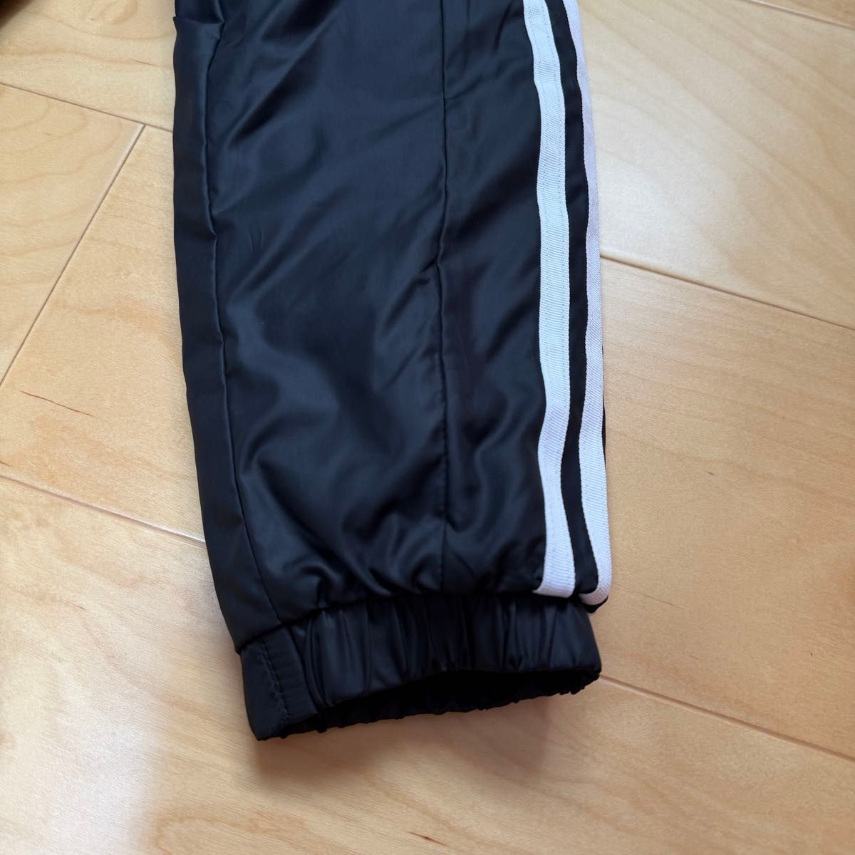 adidasアディダス 中綿ジャケット アウター フード付 黒ブラック M